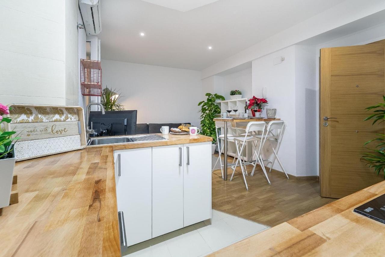 Central Malaga Apartment At Mitjana Plaza 외부 사진